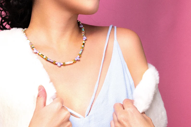 How To Choose The Perfect Necklace For A Fun-Loving Woman