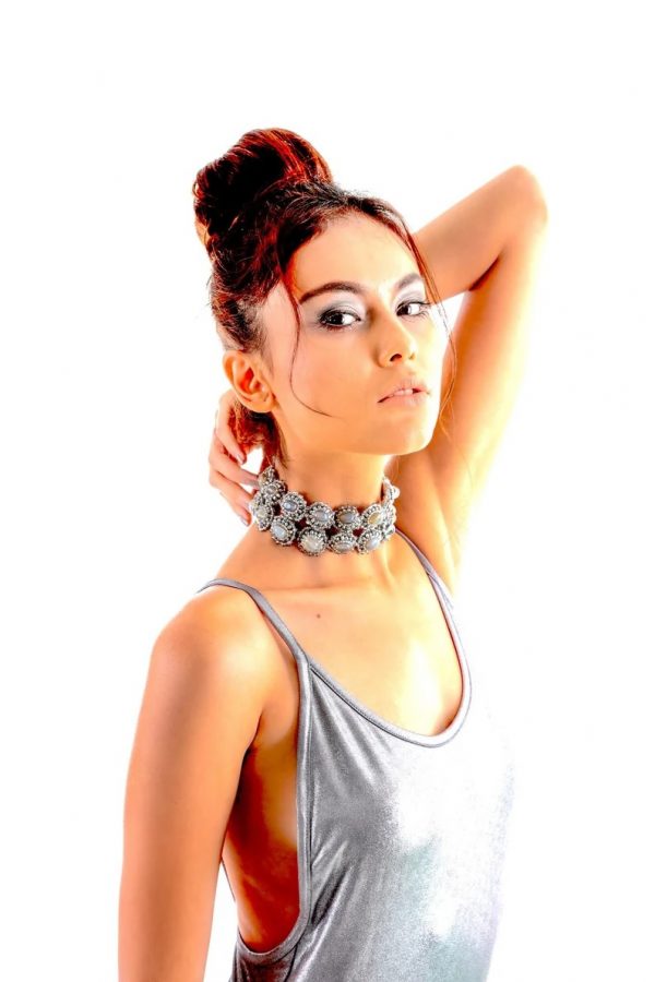 Mannequin Grey Agate Choker